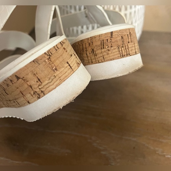 Marc Fisher Women's Grandie Treaded Flatform Wedge Sandals Size 7.5 - Picture 14 of 15